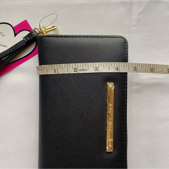 NWT Betsey Johnson Zip Around Black Wallet Wristlet with Gold Hardware - Picture 11 of 12